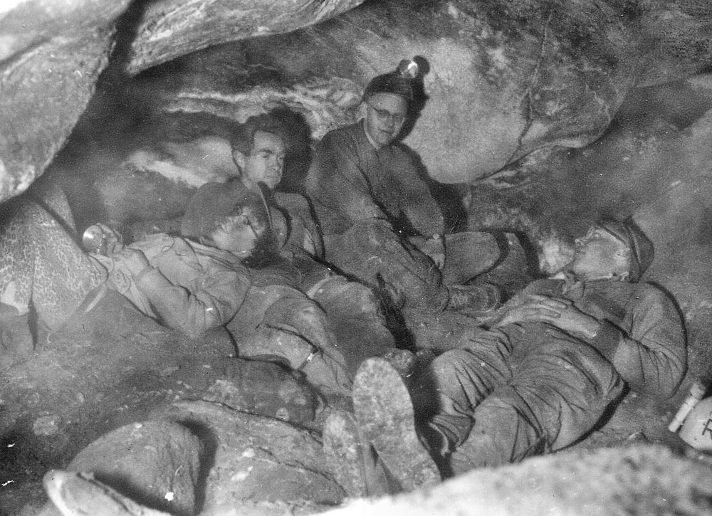 Jan_and_Herb_Conn,_Dave_Schnute,_Dwight_Deal_in_Jawel_Cave_-_1959