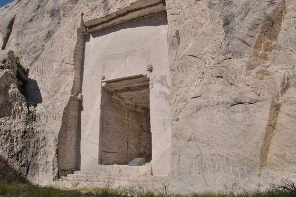 can you tour inside mount rushmore