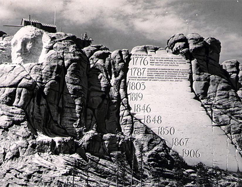 can you tour inside mount rushmore